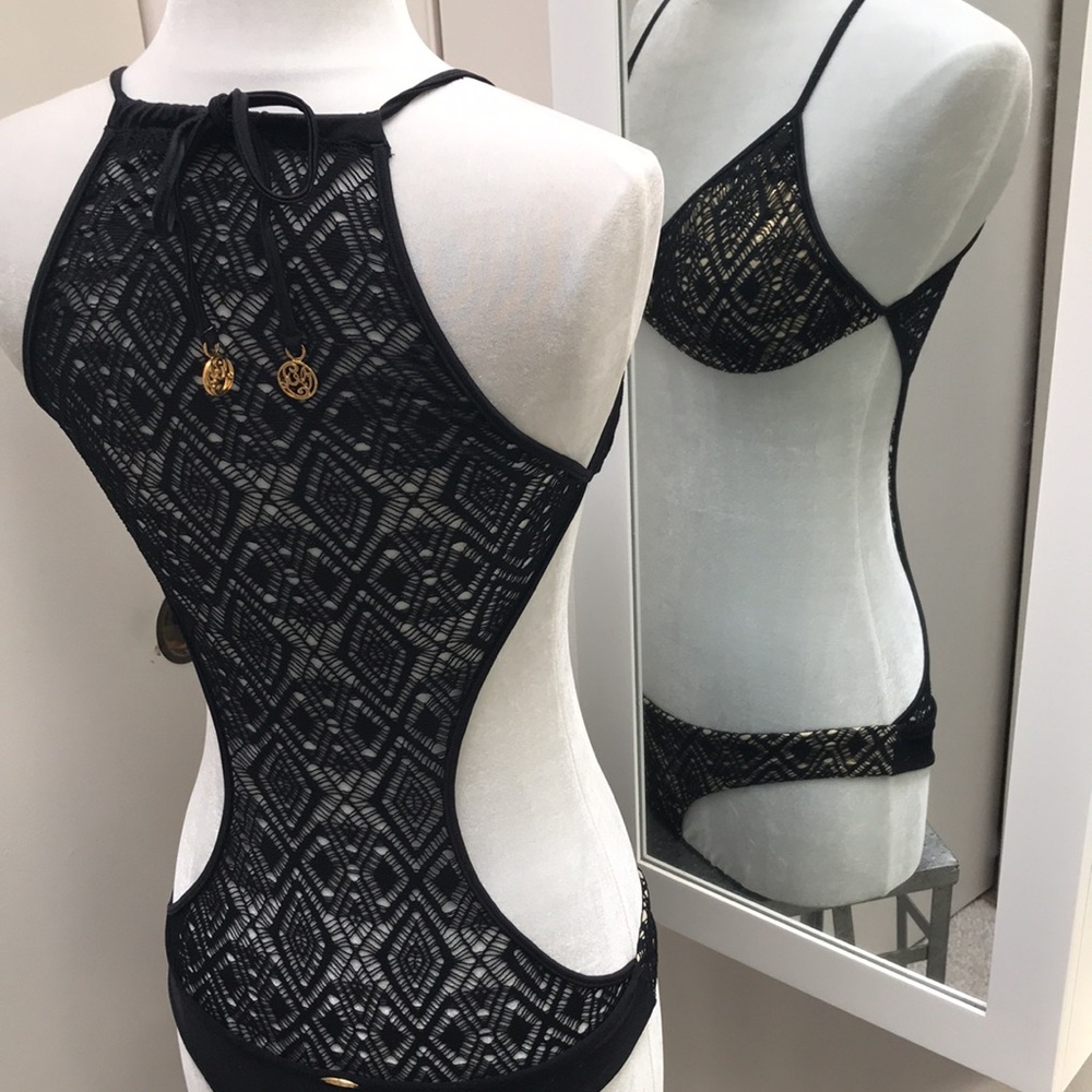 Luli Fama Take Me Back Crochet One Piece - Picture 11 of 16